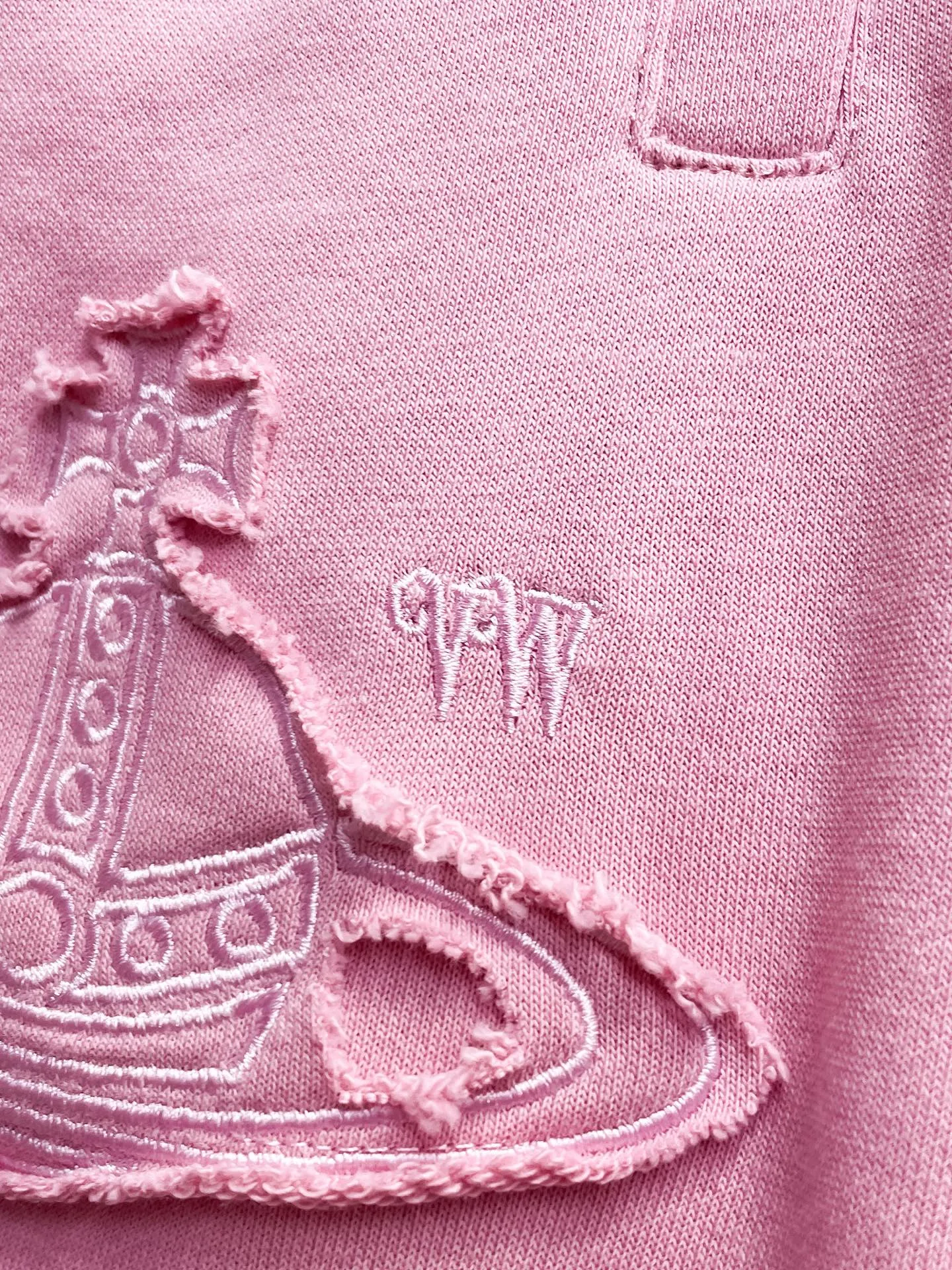 The Queen Mother's three-standard complete 2026 summer New Arrival men's casual shorts, advanced custom-made fabric Breathable fabric, Breathable elasticity and comfort, impeccable details, top-grade accessories, original logo design concept, delicate and soft feel! The upper body fit is awesome! Size: M-XXXL Please state your height and weight when ordering